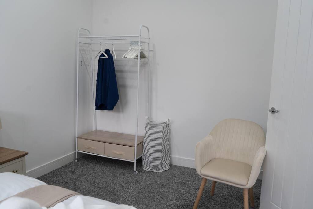 Stylish 1 Bed Apartment In Newly Refurbished Building W/ Parking & Wi-Fi Birmingham Kültér fotó