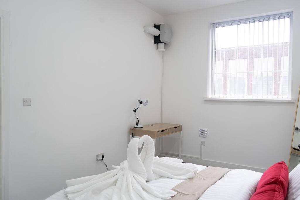 Stylish 1 Bed Apartment In Newly Refurbished Building W/ Parking & Wi-Fi Birmingham Kültér fotó