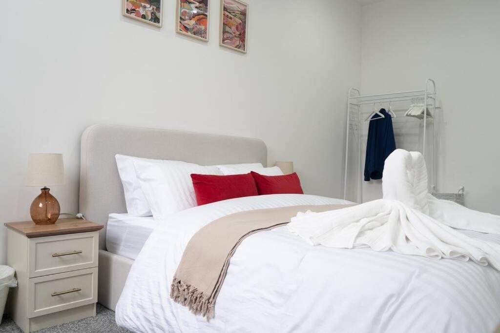 Stylish 1 Bed Apartment In Newly Refurbished Building W/ Parking & Wi-Fi Birmingham Kültér fotó