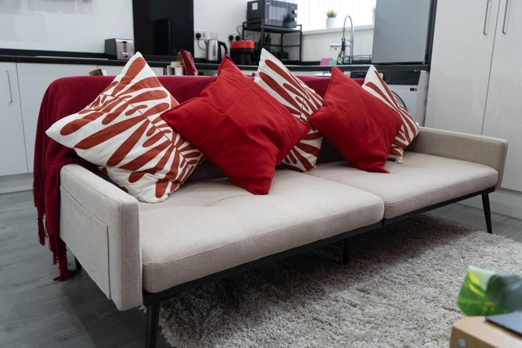 Stylish 1 Bed Apartment In Newly Refurbished Building W/ Parking & Wi-Fi Birmingham Kültér fotó